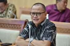 Rapat Dengar Pendapat Komisi VII dengan Direktur Jenderal Industri Kimia, Farmasi dan Tekstil Kementerian Perindustrian RI di Senayan, Jakarta, Selasa 9 juli 2024 (Foto dpr.go.id)