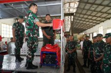 Kepala Staf Angkatan Darat (Kasad), Jenderal TNI Maruli Simanjuntak, M.Sc., saat melakukan Kunjungan kerja ke Bengkel Pusat Peralatan (Bengpuspal), Pusat Peralatan Angkatan Darat (Puspalad) di Bandung, (26/7/2024)