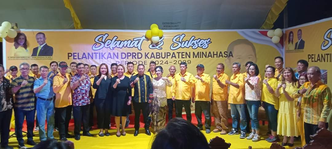 Calon bupati dan wakil bupati Minahasa, YLM-DRK bersama kader partai Golkar, di Desa Kaweng, Kecamatan Kakas, Senin (9/9/2024)