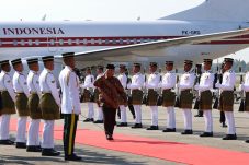 Presiden Prabowo Subianto Tiba di Malaysia untuk Pertemuan dengan PM Anwar Ibrahim