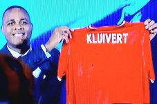 Patrick Kluivert Resmi Perkenalkan Diri sebagai Pelatih Timnas Indonesia